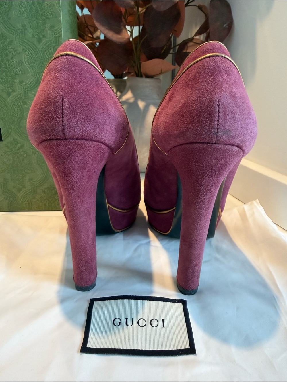 Gucci Purple Suede Peep-Toe Platform Pumps with Gold Piping - Picture 7 of 12